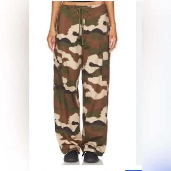 Good American Camouflage parachute Pants small will fit medium. - Picture 6 of 6